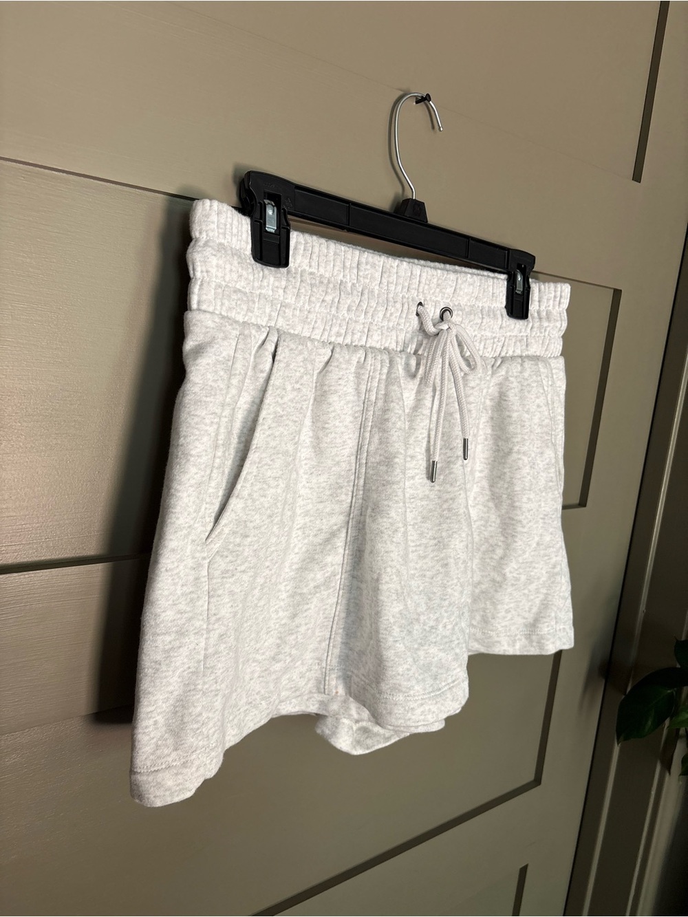 Universal Thread Light Gray Drawstring Athletic Skort - Picture 3 of 10